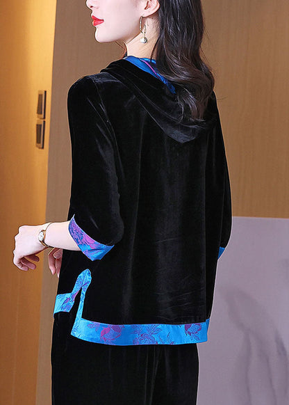 A Vintage Style Pullover with Delicate Timeless Details