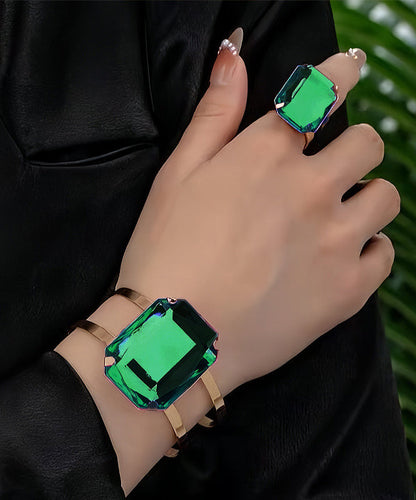Classic Set with Timeless Appeal