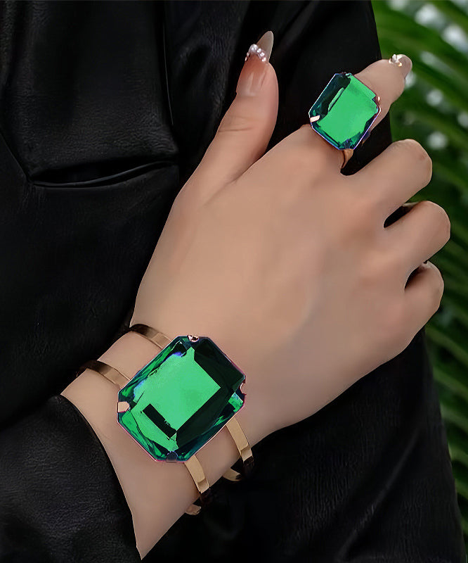 Classic Set with Timeless Appeal