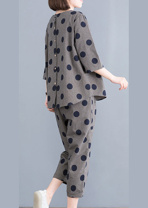 Classic Vintage Pants with a Flattering Fit