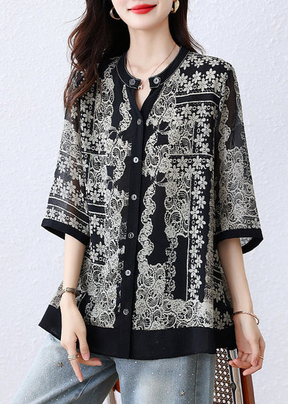 Classic Vintage Shirt with a Flattering Fit