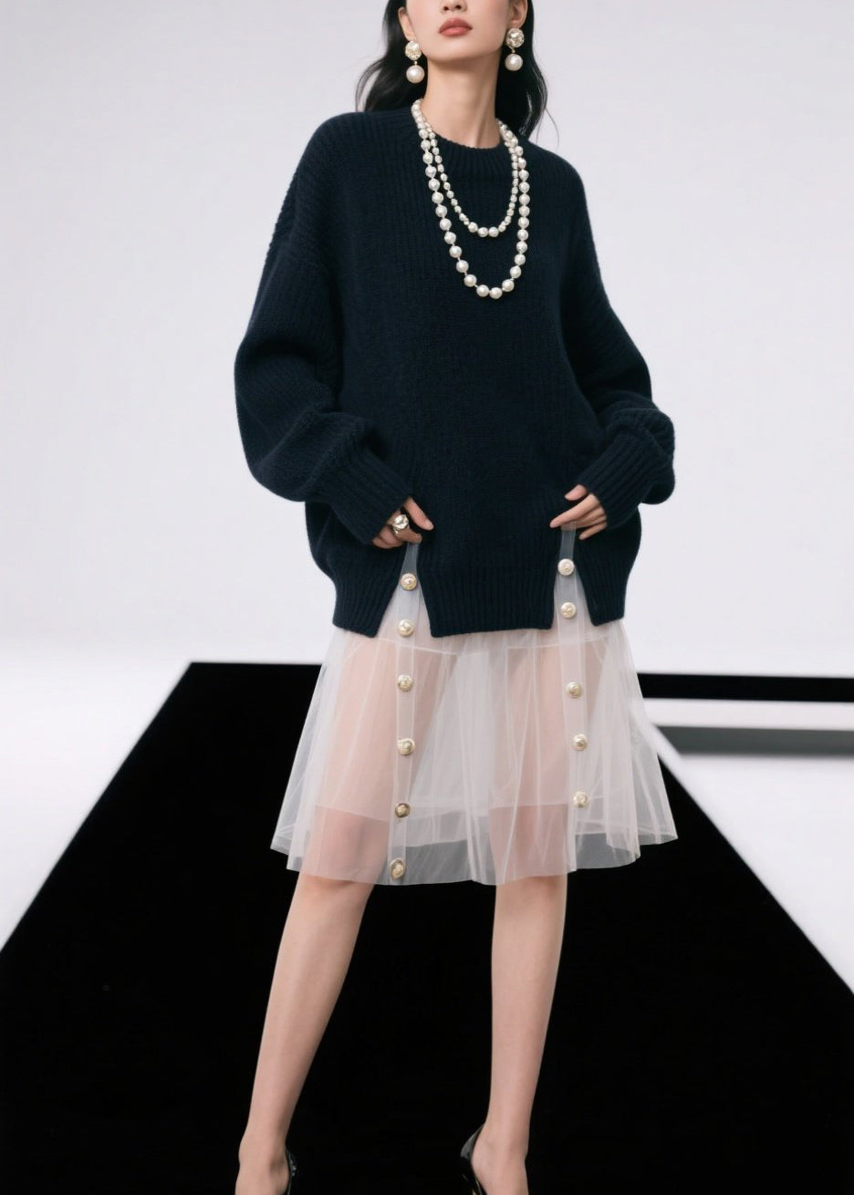 Classic Vintage Pullover with a Flattering Fit