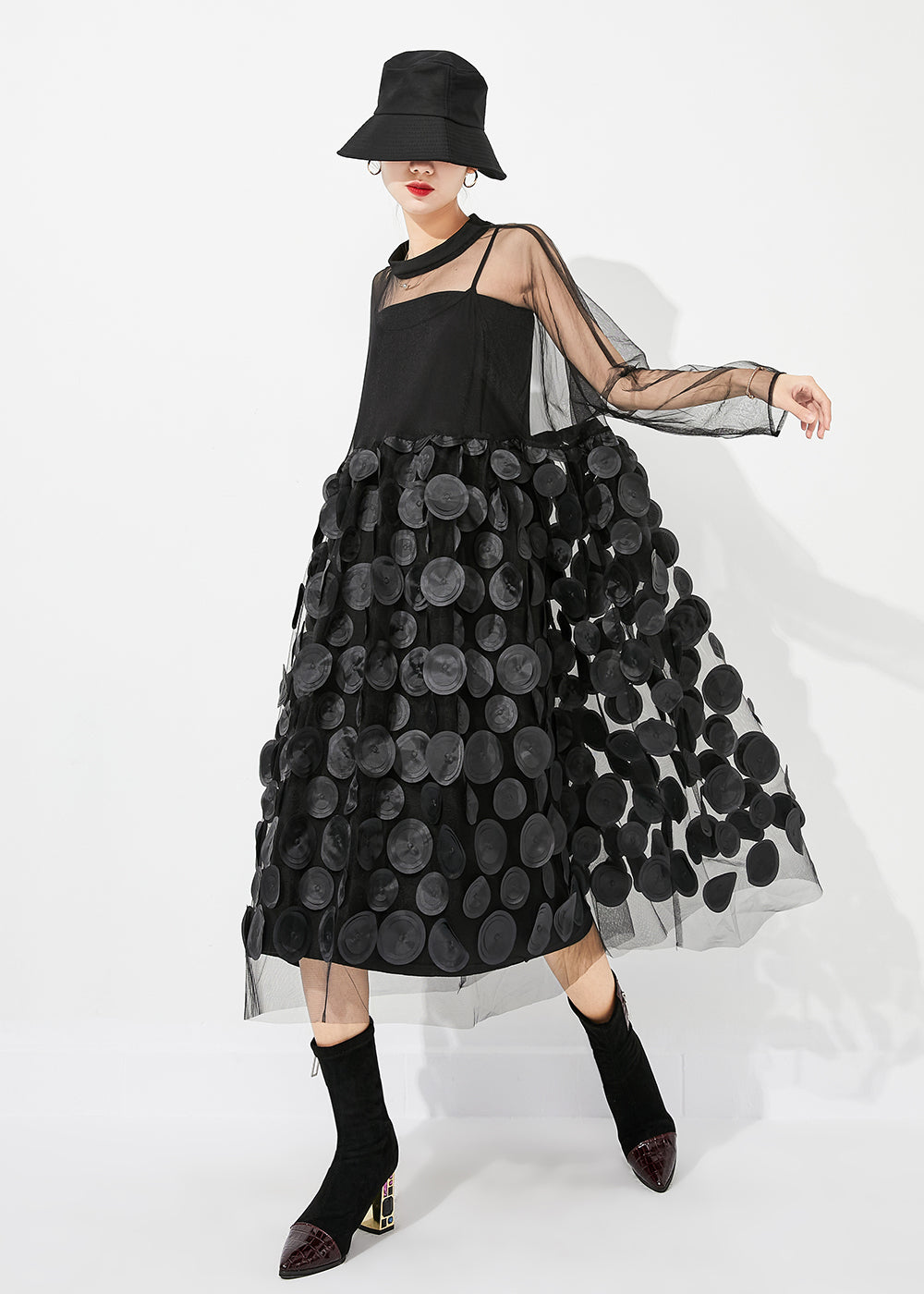 Well Tailored Dress with a Graceful Silhouette