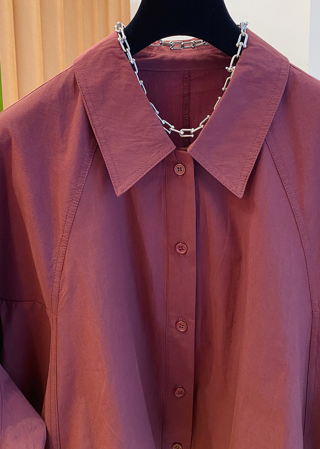 Well Tailored Shirt with a Graceful Silhouette