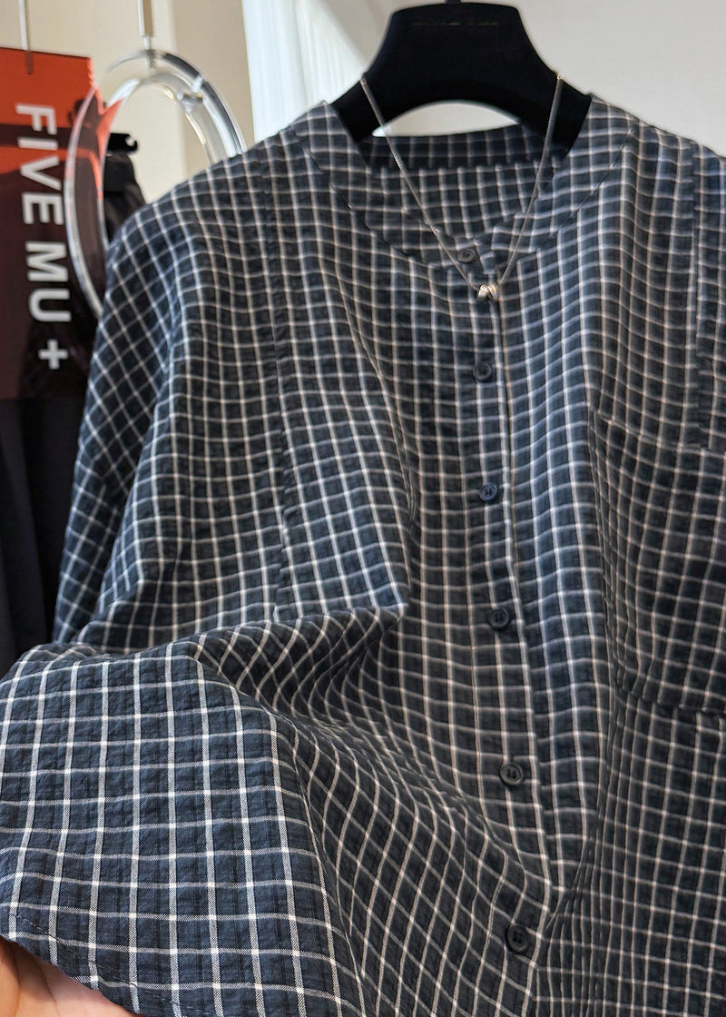 Classic Vintage Shirt with a Flattering Fit