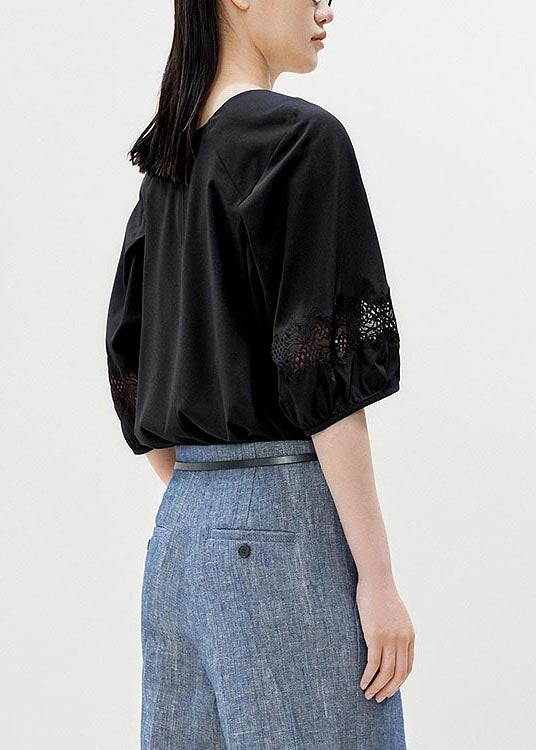 Beautifully Crafted Blouse in a Classic Style
