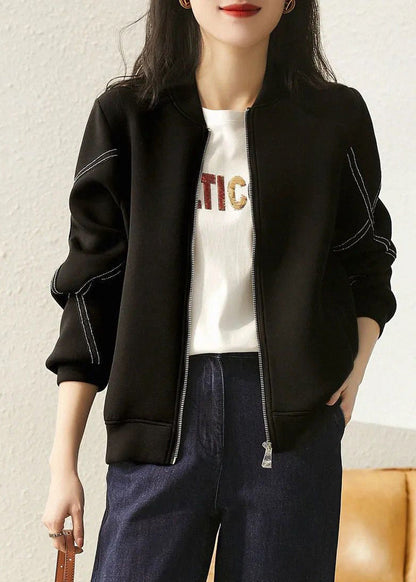 Well Tailored Jacket with a Graceful Silhouette