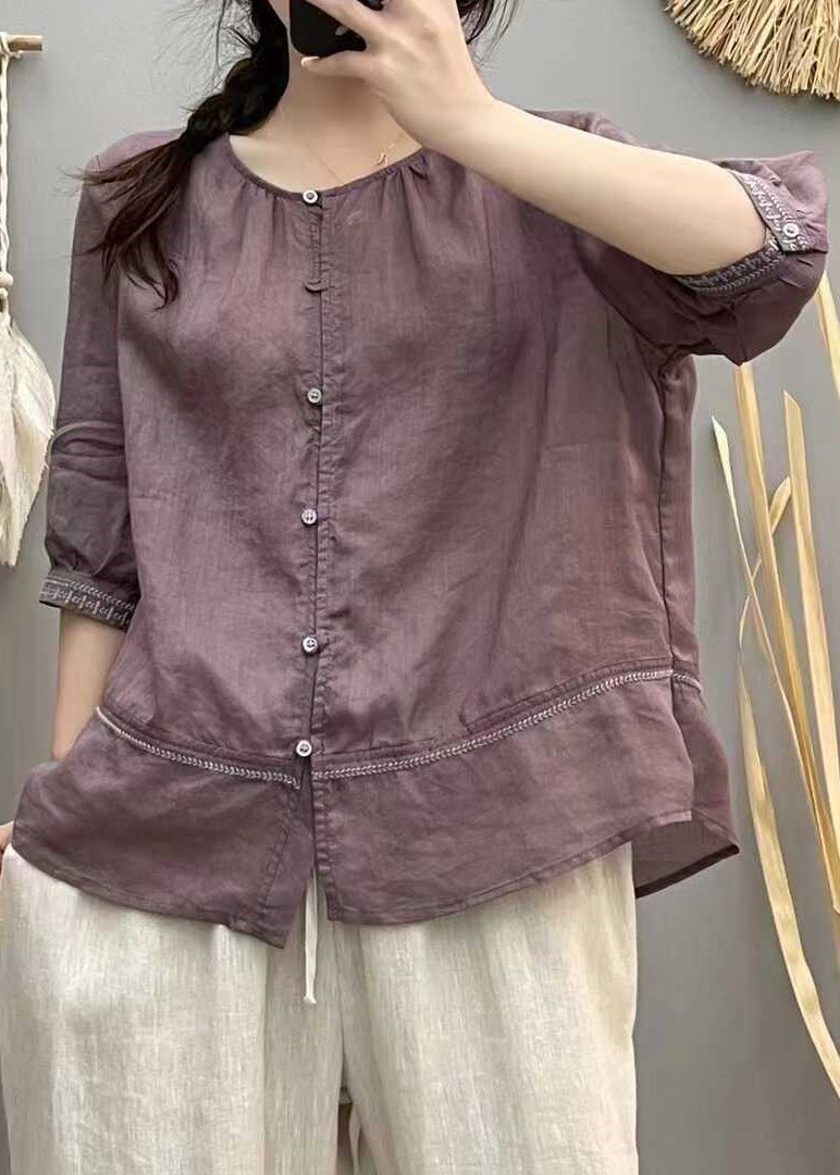 Classic Vintage Blouse with a Flattering Fit