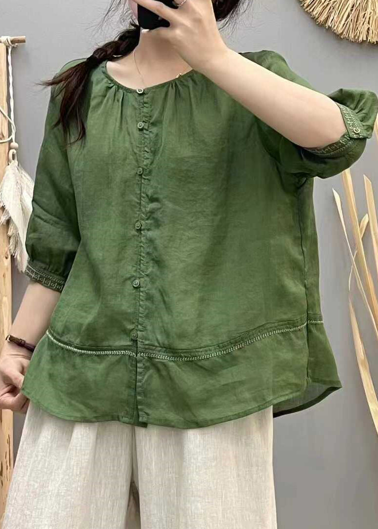 Classic Vintage Blouse with a Flattering Fit