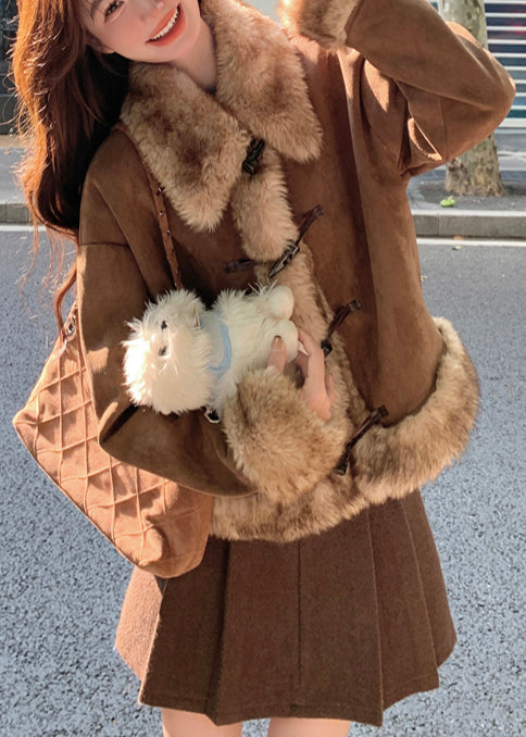 Gracefully Styled Coat for Any Occasion