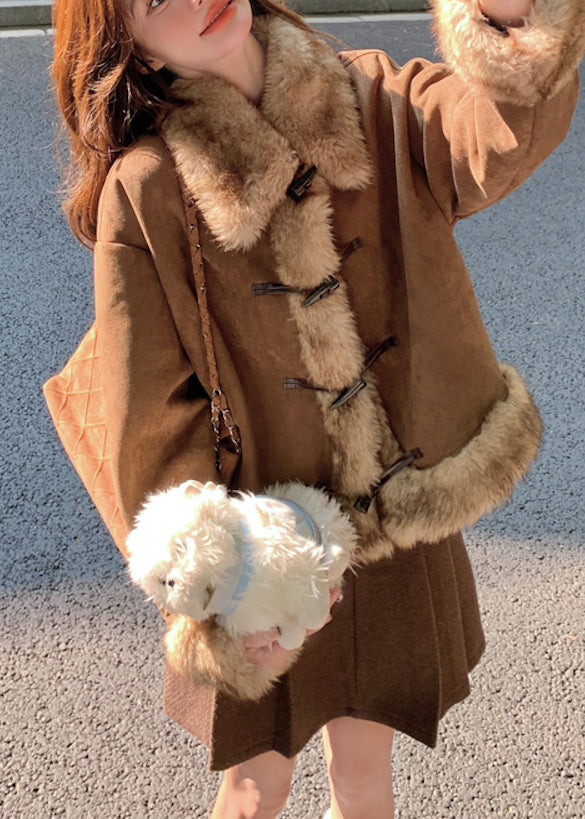 Gracefully Styled Coat for Any Occasion