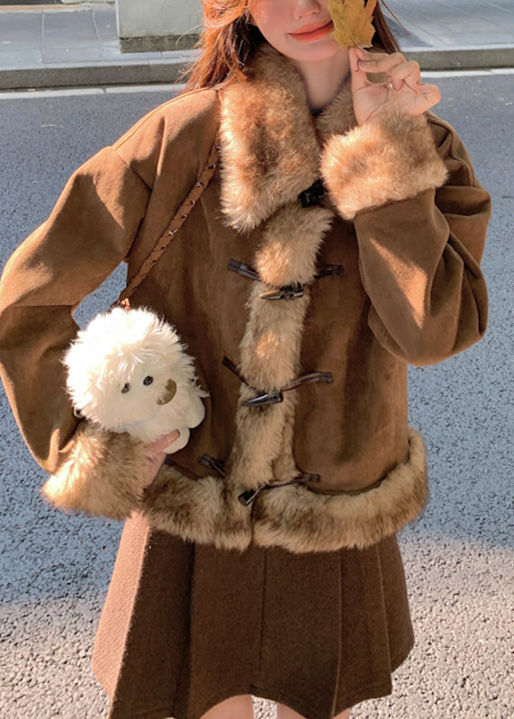 Gracefully Styled Coat for Any Occasion
