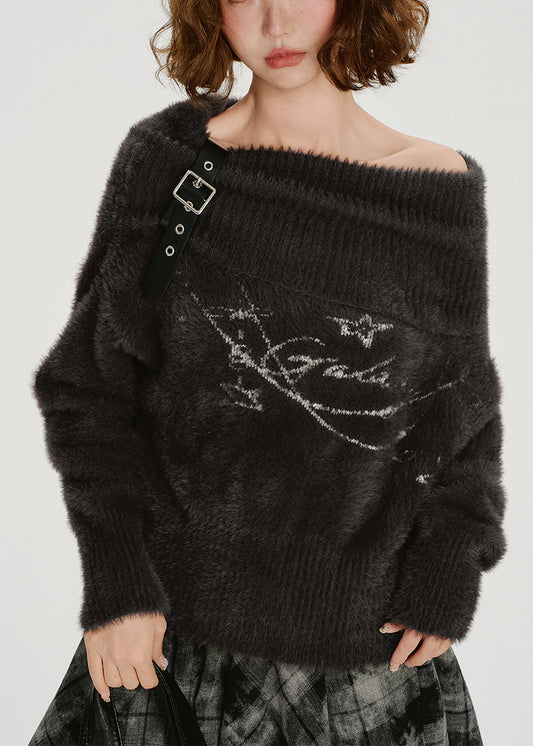 A Vintage Style Pullover with Delicate Timeless Details