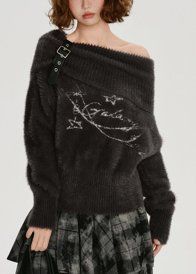A Vintage Style Pullover with Delicate Timeless Details