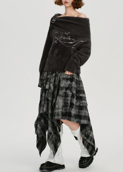 A Vintage Style Pullover with Delicate Timeless Details