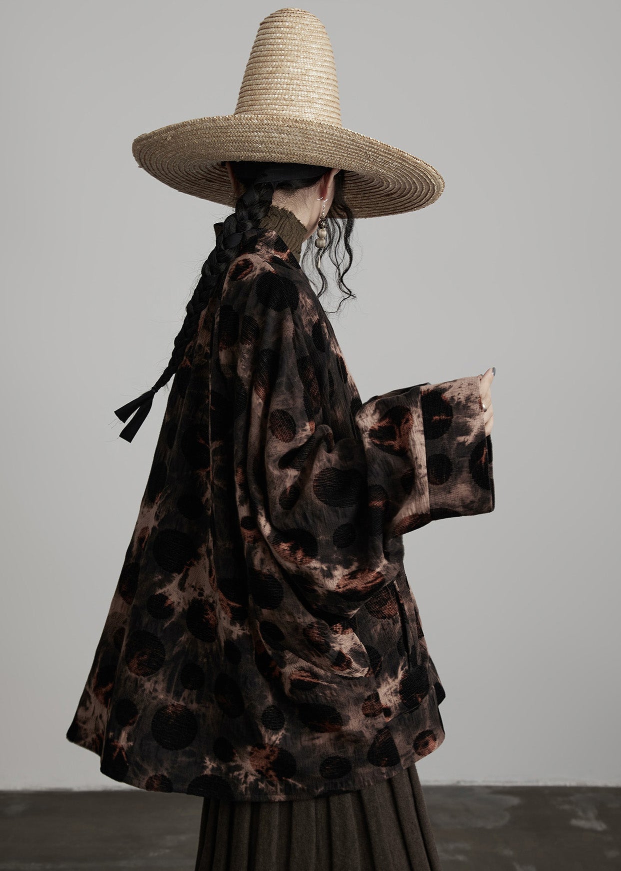 Well Tailored Coat with a Graceful Silhouette