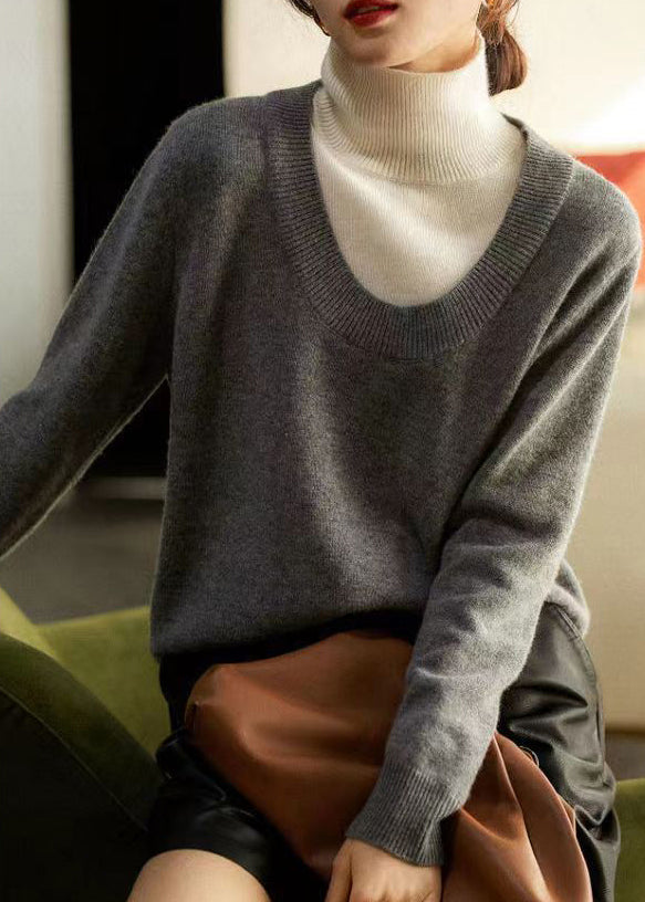 Classic Vintage Pullover with a Flattering Fit