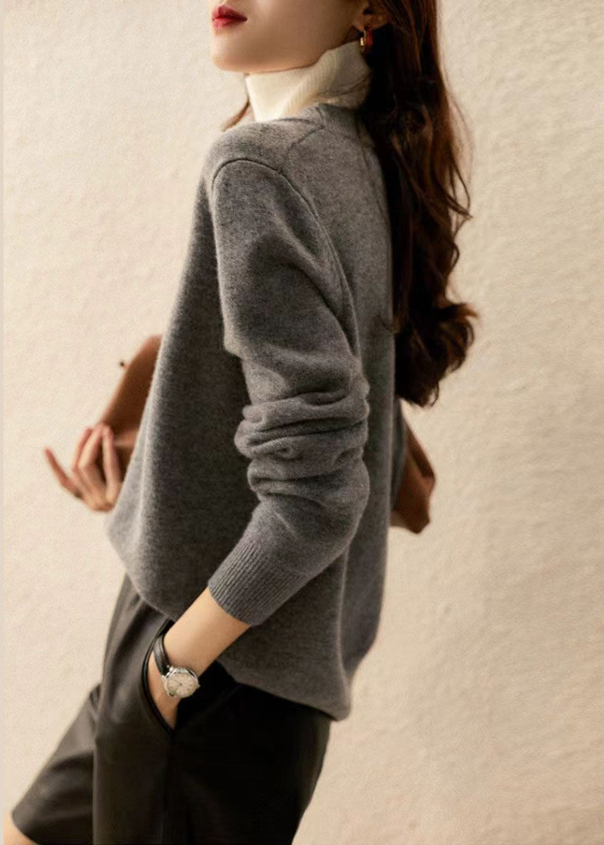 Classic Vintage Pullover with a Flattering Fit