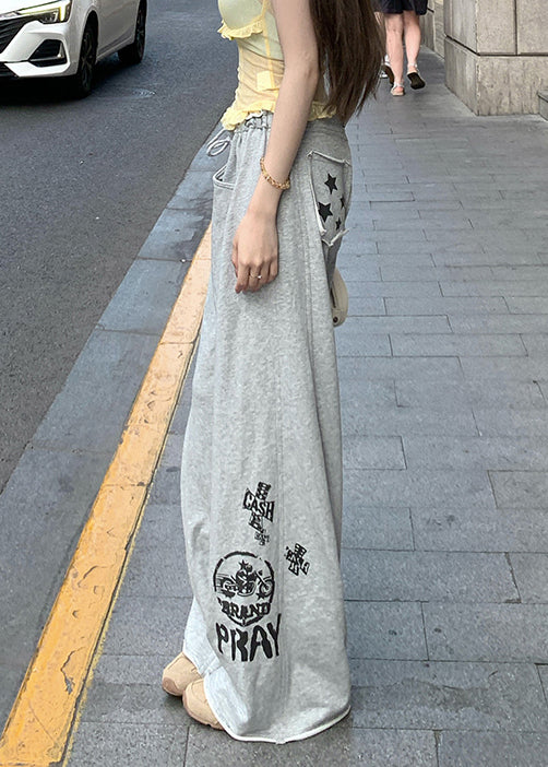 Effortlessly Elegant Pants with a Timeless Design