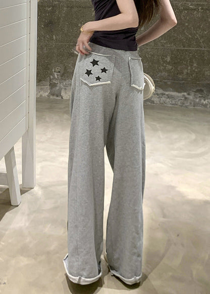 Effortlessly Elegant Pants with a Timeless Design