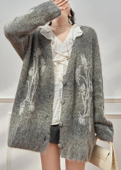 Well Tailored Cardigan with a Graceful Silhouette