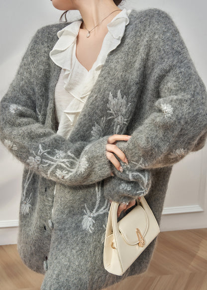 Well Tailored Cardigan with a Graceful Silhouette