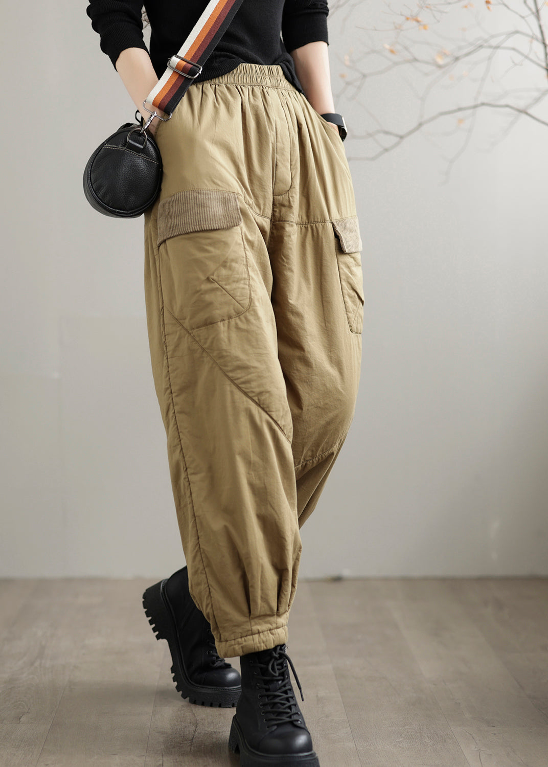 Effortlessly Elegant Pants with a Timeless Design