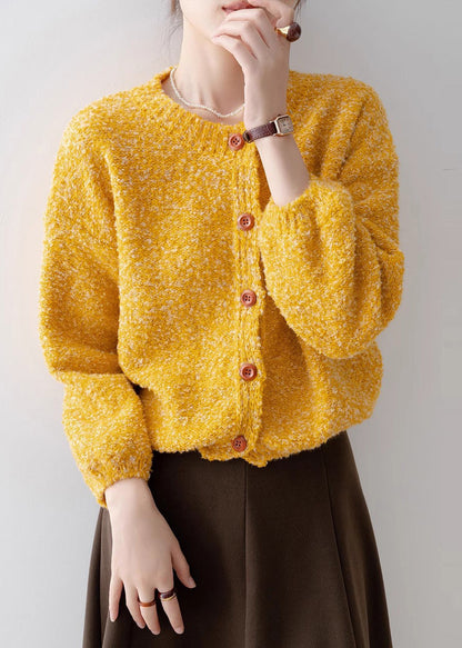 Effortlessly Elegant Cardigan with a Timeless Design