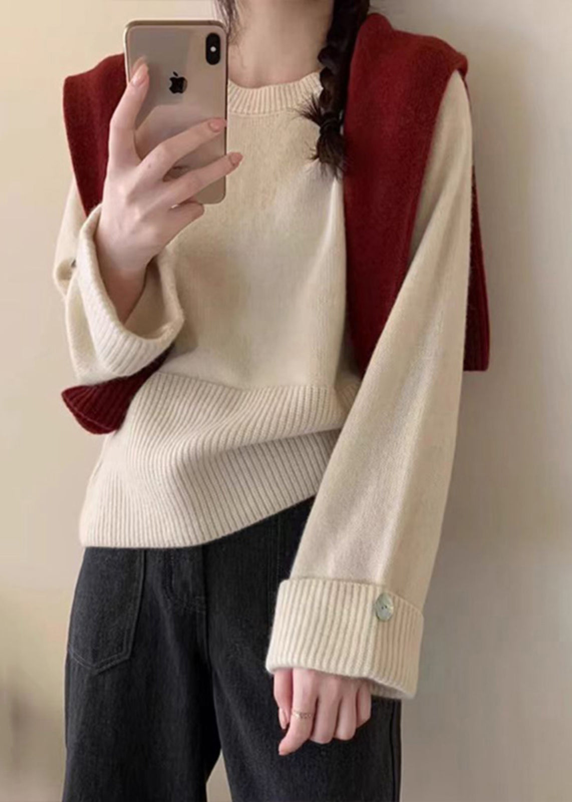 Effortlessly Elegant Sweater with a Timeless Design
