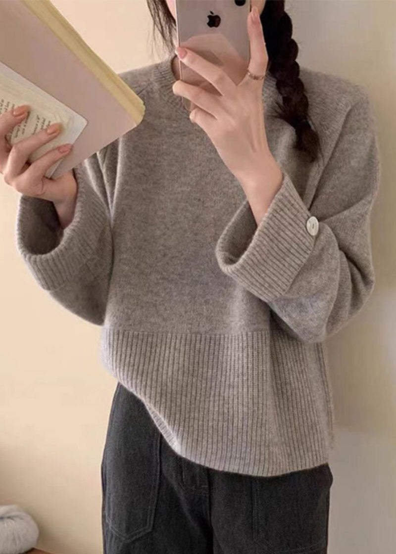 Effortlessly Elegant Sweater with a Timeless Design