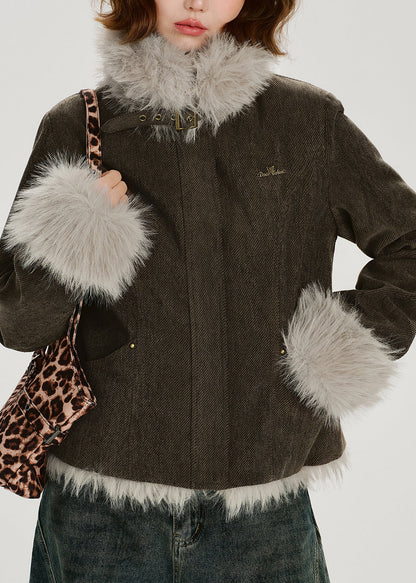 Effortlessly Elegant Coat with a Timeless Design