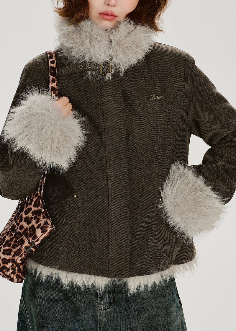 Effortlessly Elegant Coat with a Timeless Design