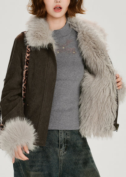 Effortlessly Elegant Coat with a Timeless Design