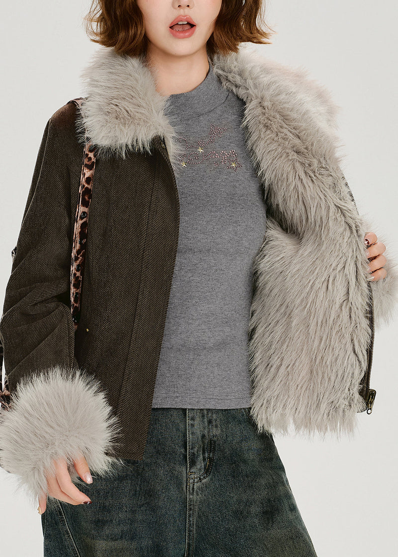 Effortlessly Elegant Coat with a Timeless Design