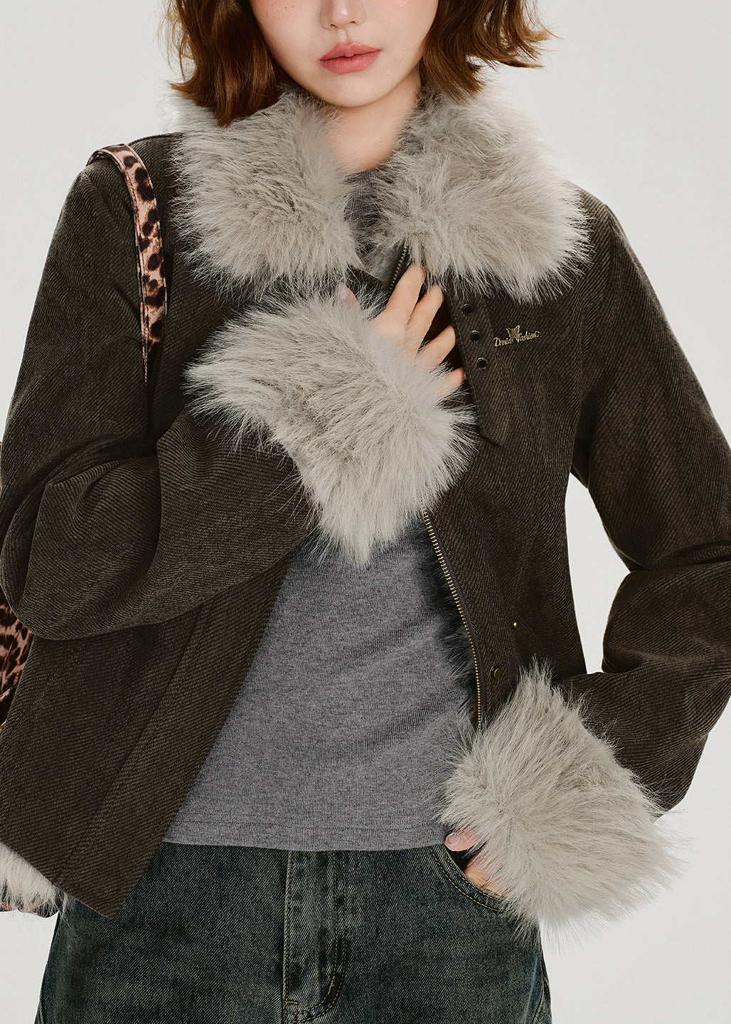 Effortlessly Elegant Coat with a Timeless Design