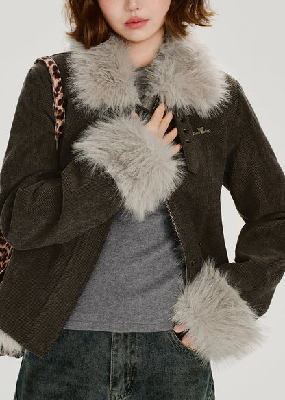 Effortlessly Elegant Coat with a Timeless Design