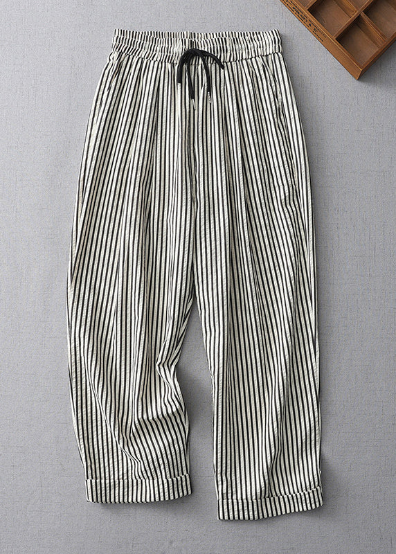 Effortlessly Elegant Pants with a Timeless Design