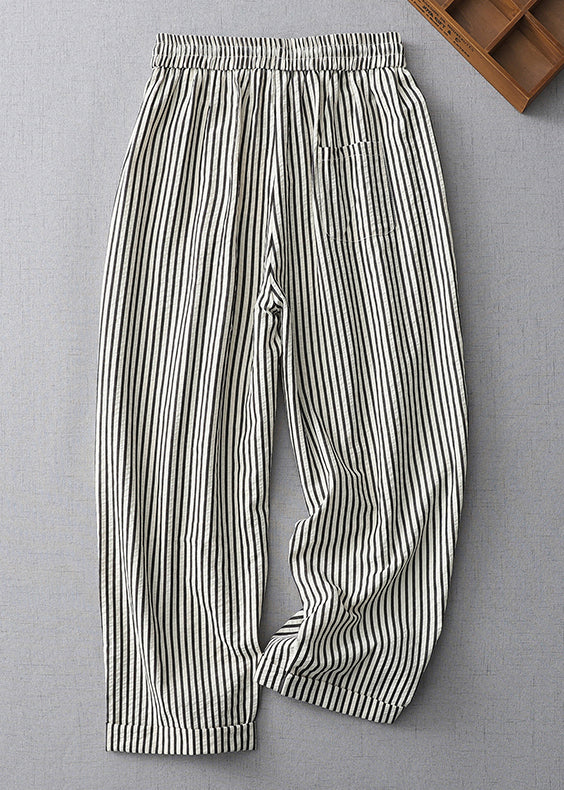 Effortlessly Elegant Pants with a Timeless Design
