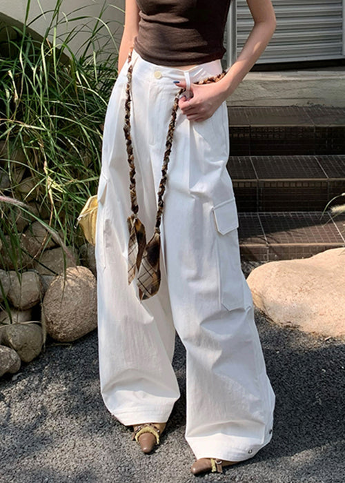 Well Tailored Pants with a Graceful Silhouette