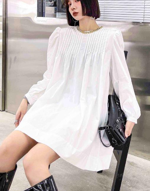 Well Tailored Dress with a Graceful Silhouette