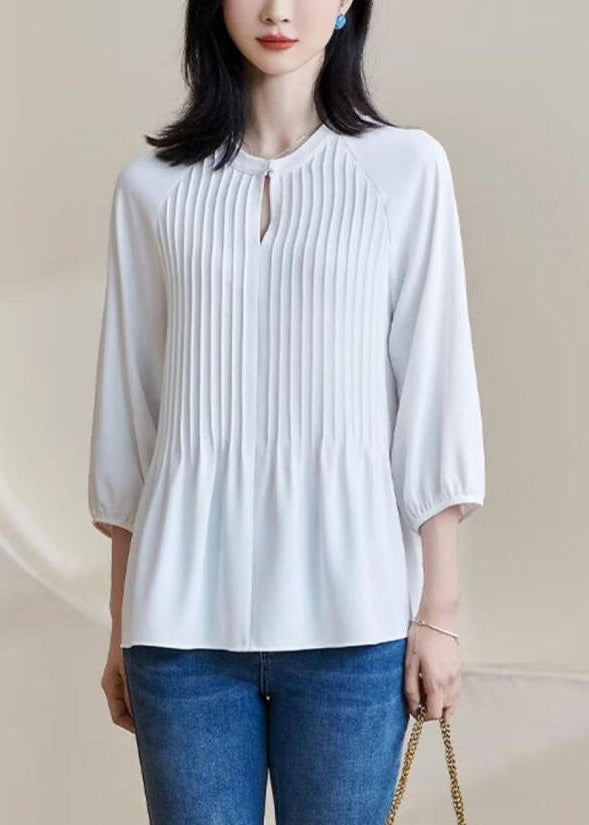 Well Tailored Top with a Graceful Silhouette