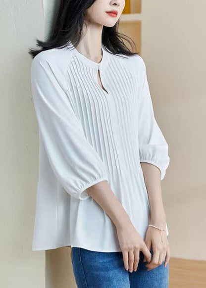 Well Tailored Top with a Graceful Silhouette