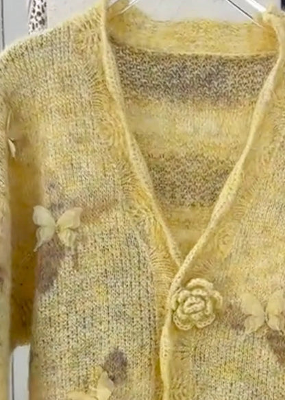 Classic Vintage Cardigan with a Flattering Fit