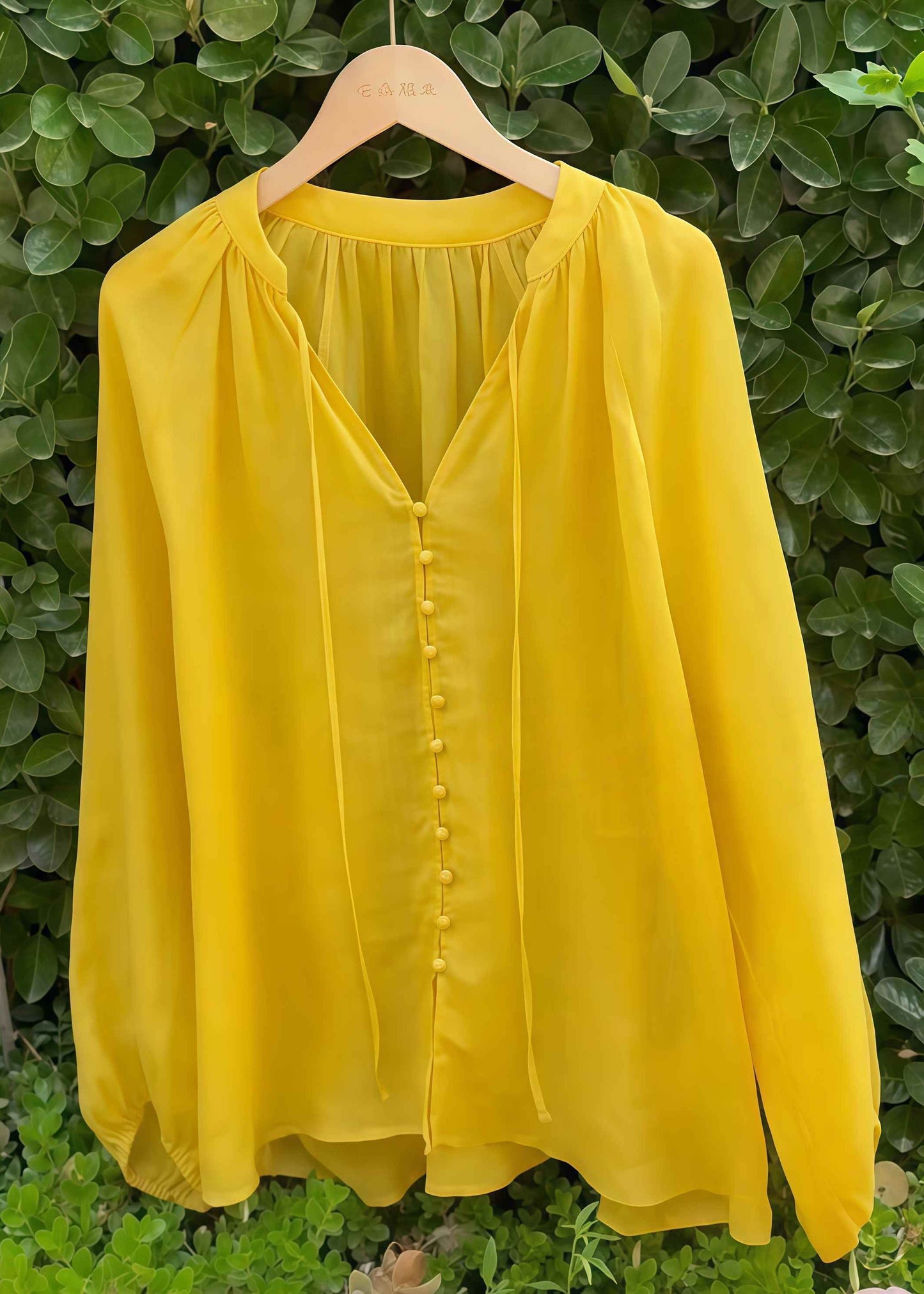 Well Tailored Shirt with a Graceful Silhouette
