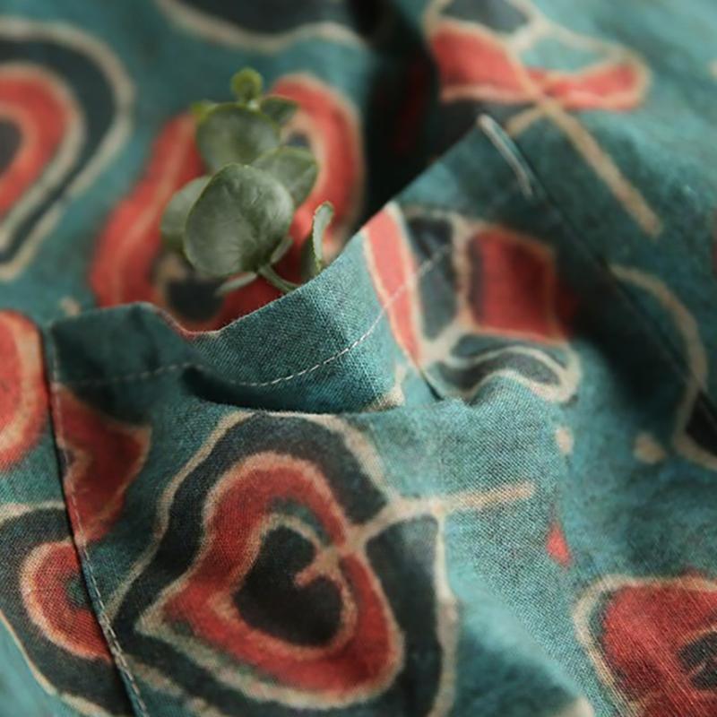 Beautifully Crafted Blouse in a Classic Style