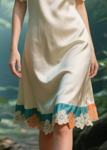 Beautifully Finished Dress in a Timeless Design