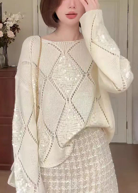 Effortlessly Elegant Sweater with a Timeless Design