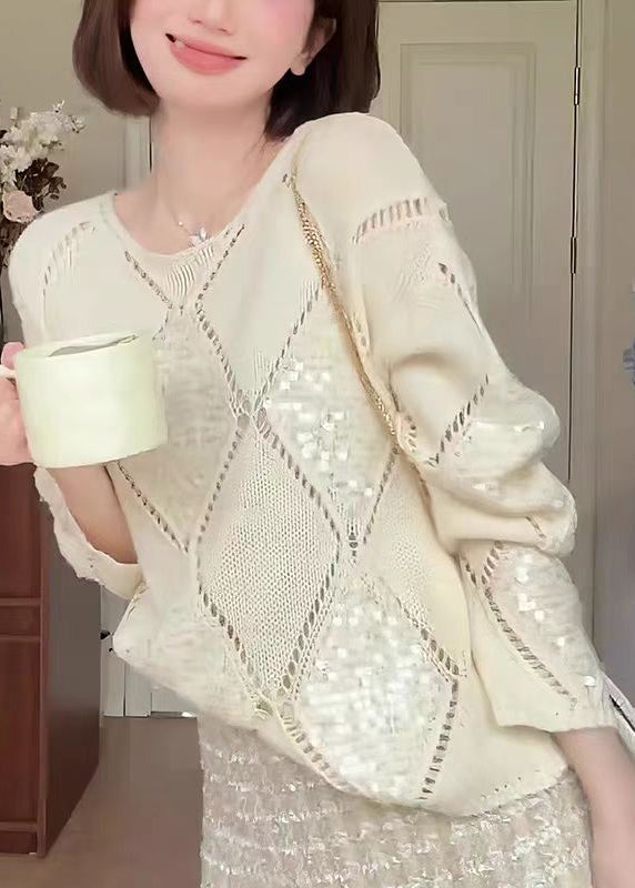 Effortlessly Elegant Sweater with a Timeless Design