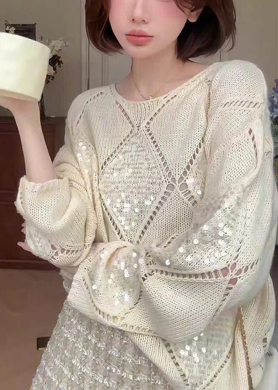Effortlessly Elegant Sweater with a Timeless Design