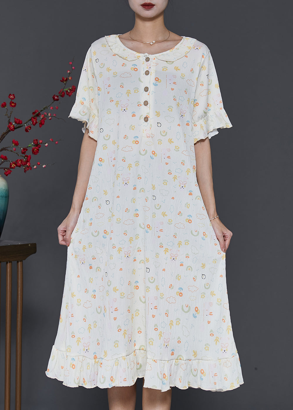 Effortlessly Elegant Dress with a Timeless Design